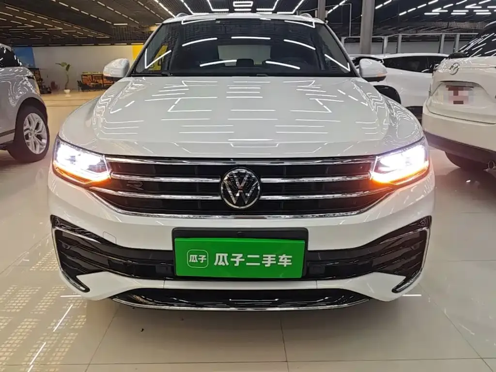 Volkswagen Tiguan L — фото 8