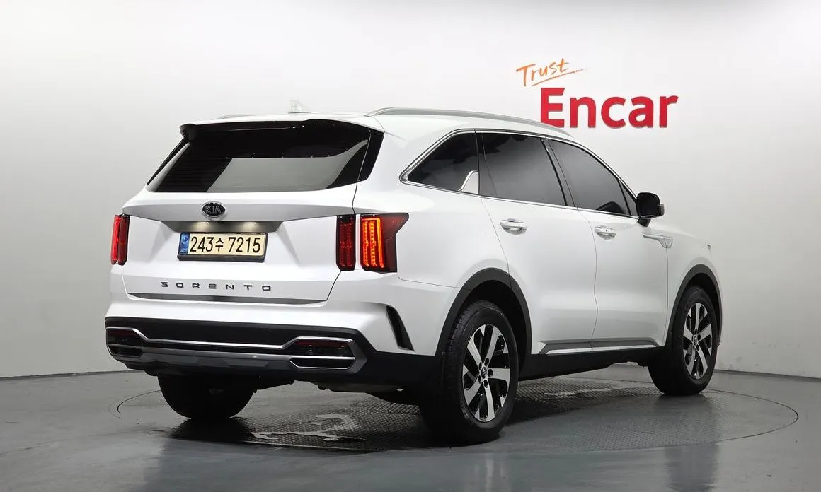 Kia Sorento — фото 8
