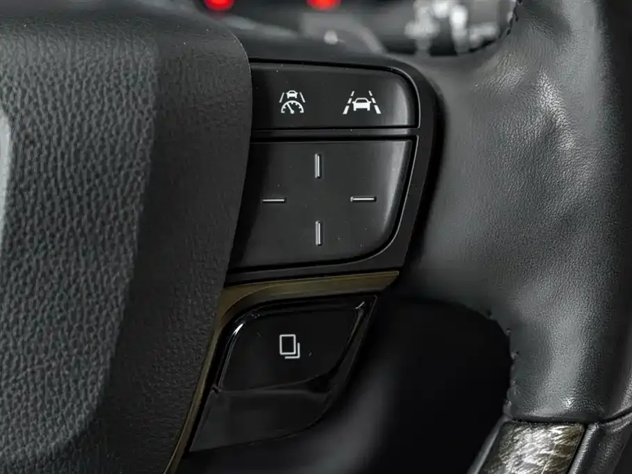 Toyota Vellfire — фото 10