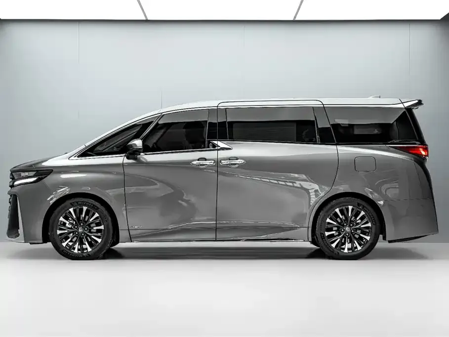 Toyota Vellfire — фото 7