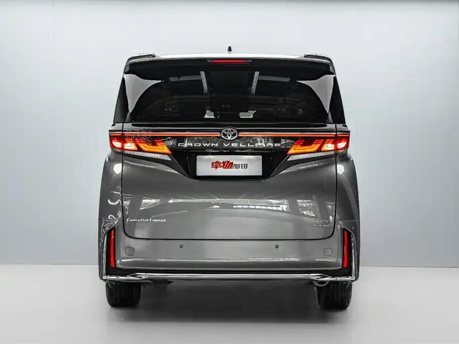 Toyota Vellfire — фото 5