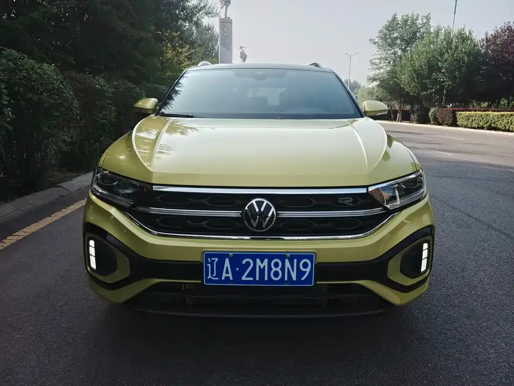 Volkswagen T-Roc — фото 1