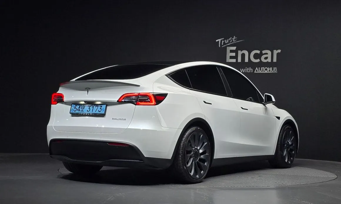 Tesla Model Y — фото 5