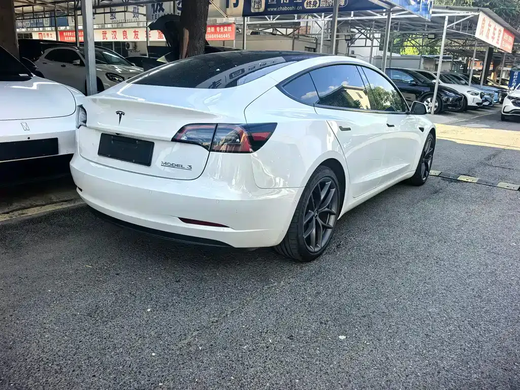 Tesla Model 3 — фото 6