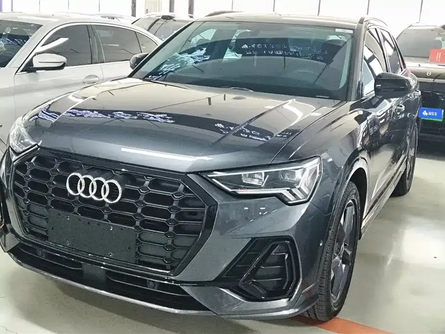 Audi Q3 — фото 1