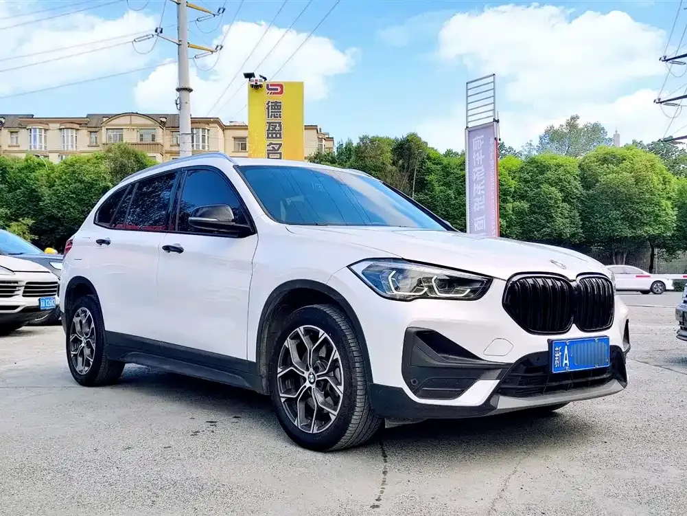 BMW X1 — фото 10
