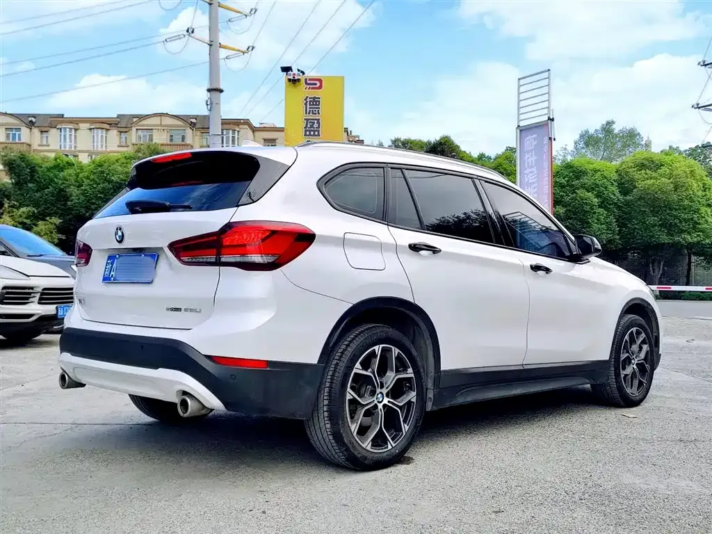 BMW X1 — фото 7