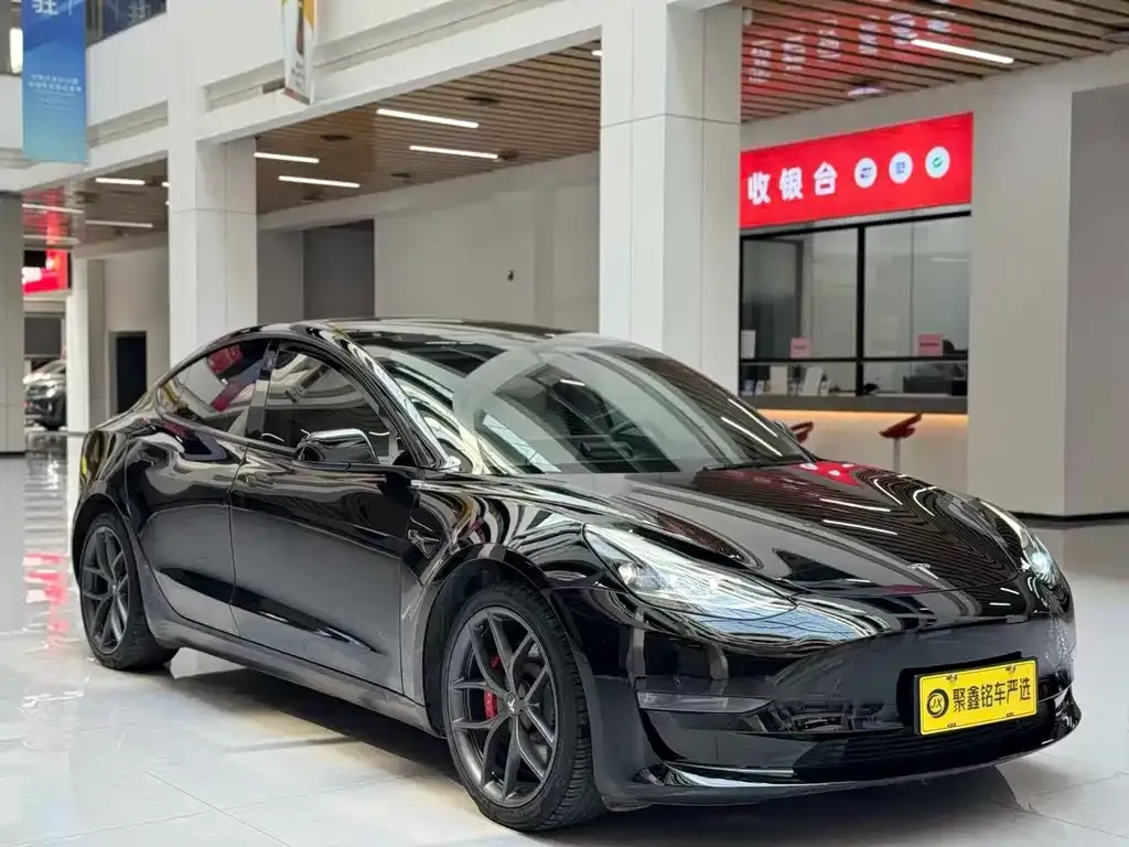 Tesla Model 3 — фото 6