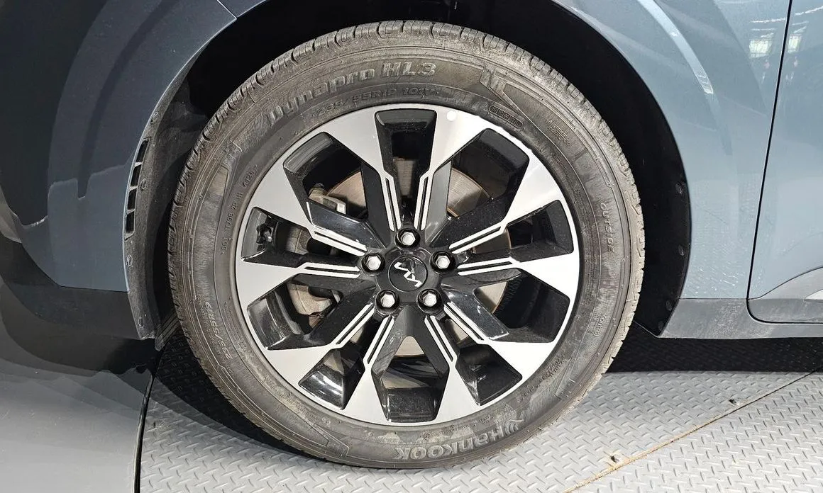 Kia Carnival — фото 10