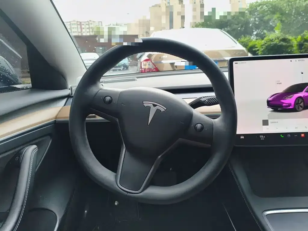 Tesla Model 3 — фото 9