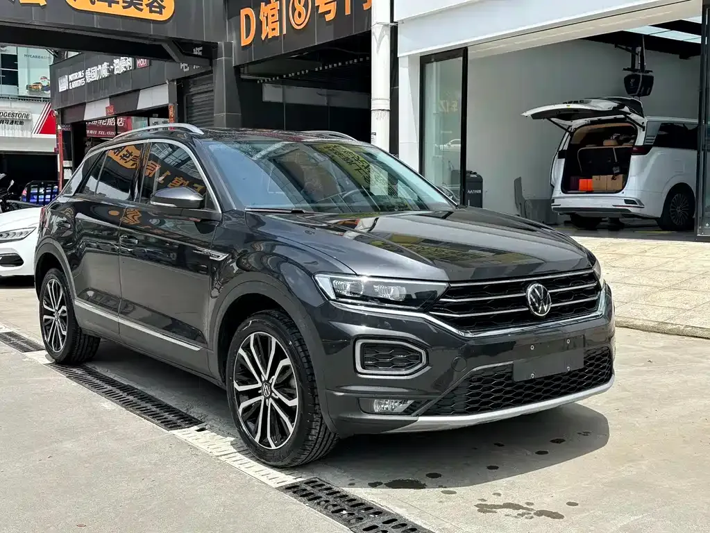 Volkswagen T-Roc — фото 9