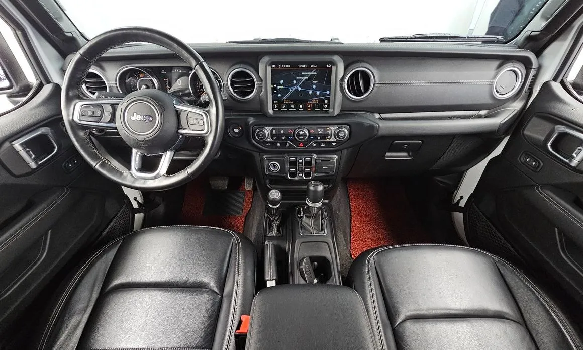 Jeep Wrangler — фото 10