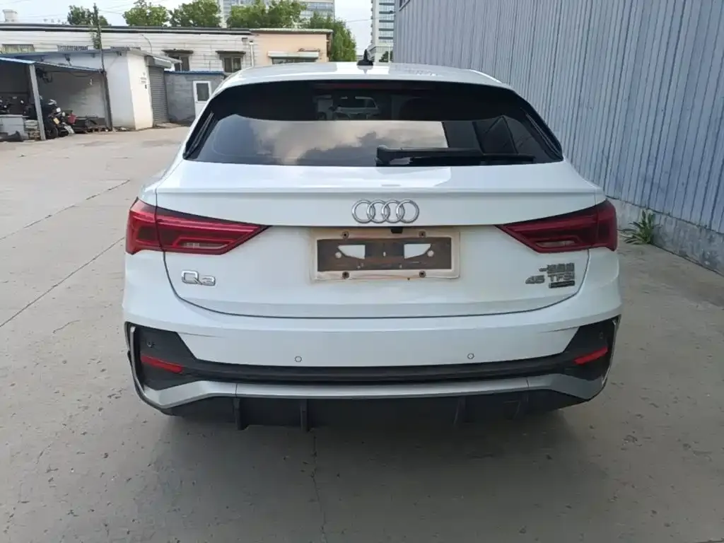 Audi Q3 Sportback — фото 8