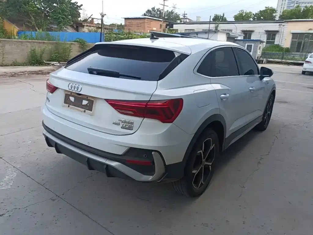Audi Q3 Sportback — фото 10
