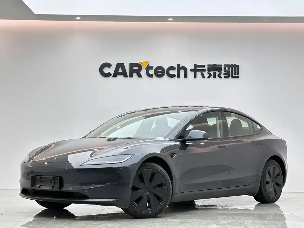 Tesla Model 3 — фото 1