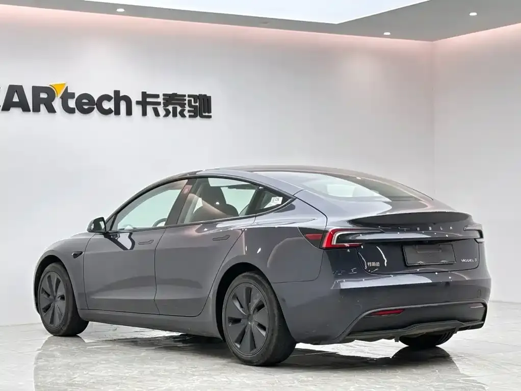 Tesla Model 3 — фото 9