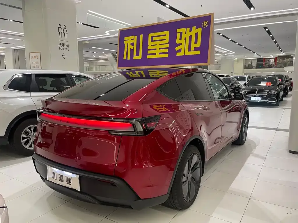 Tesla Model Y — фото 4