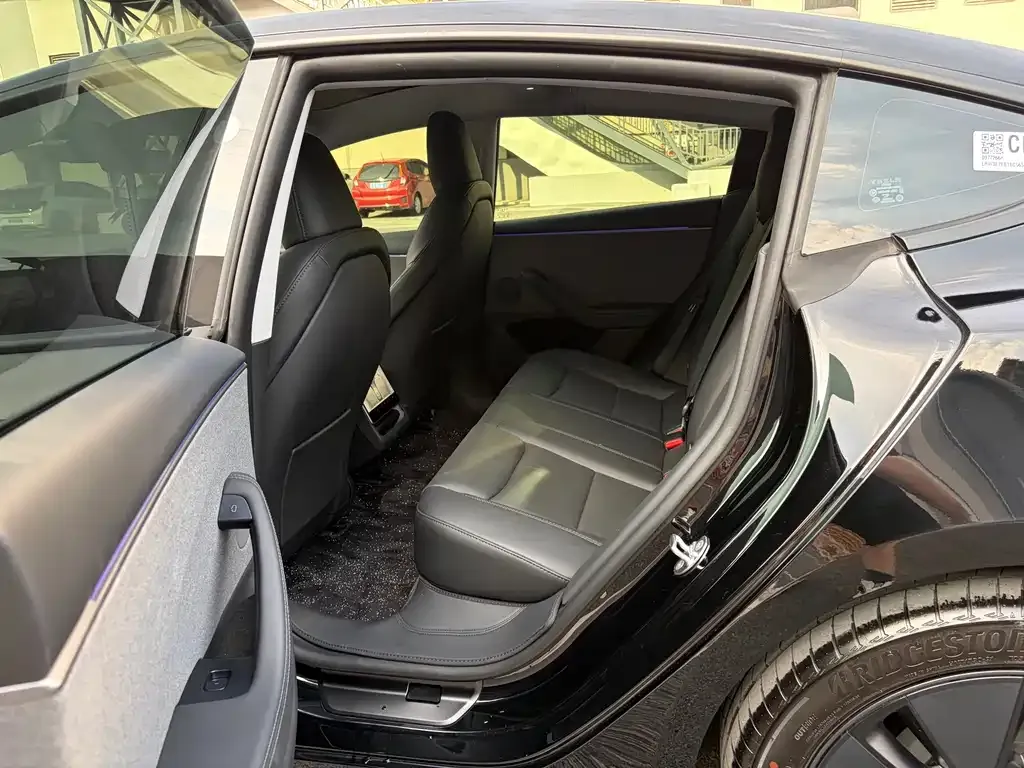 Tesla Model 3 — фото 2