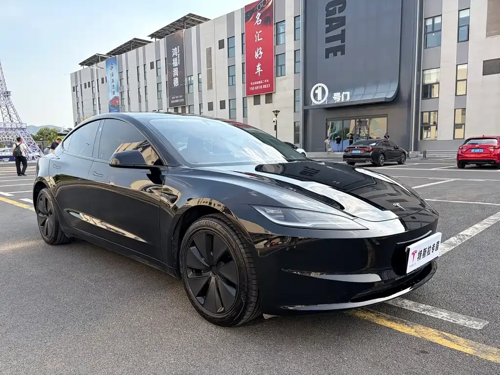 Tesla Model 3 — фото 10