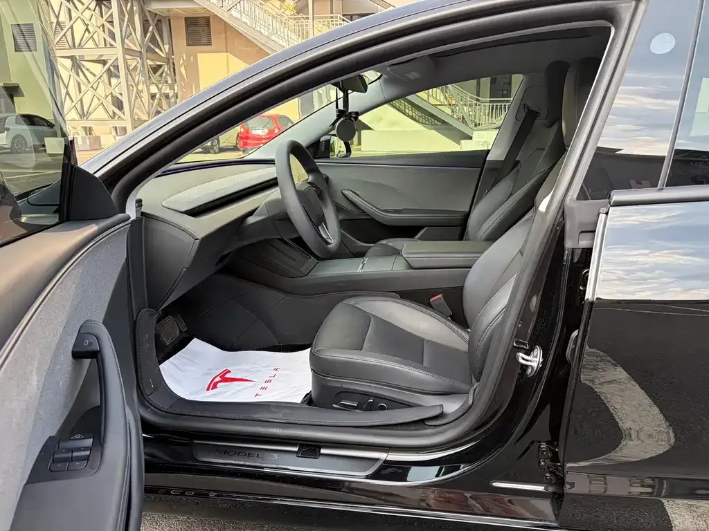 Tesla Model 3 — фото 3