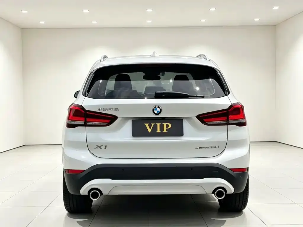 BMW X1 — фото 9