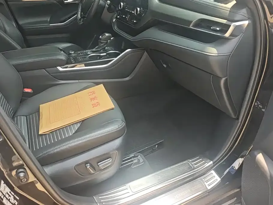 Toyota Crown Kluger 2023 из CN, фото 9