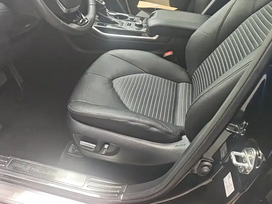 Toyota Crown Kluger 2023 из CN, фото 6