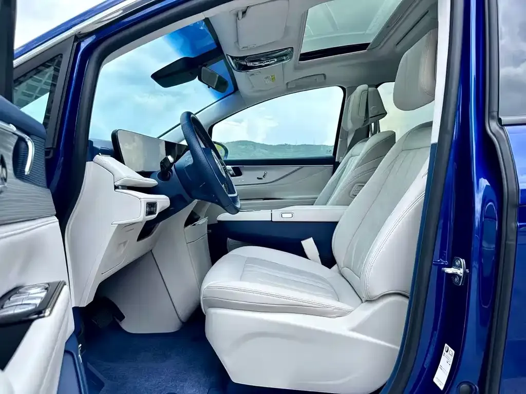 Buick GL8 Hybrid — фото 3