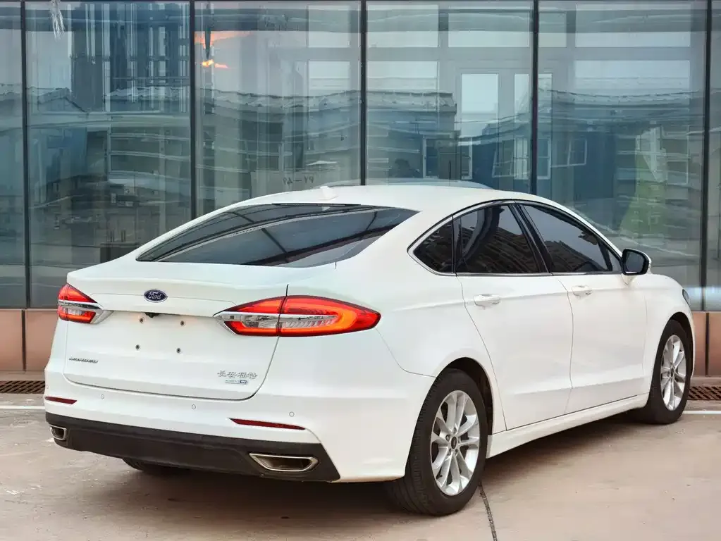 Ford Mondeo — фото 6