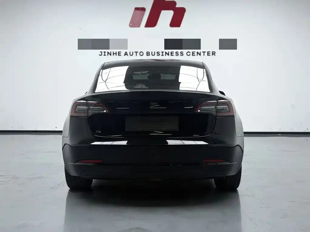 Tesla Model 3 — фото 10