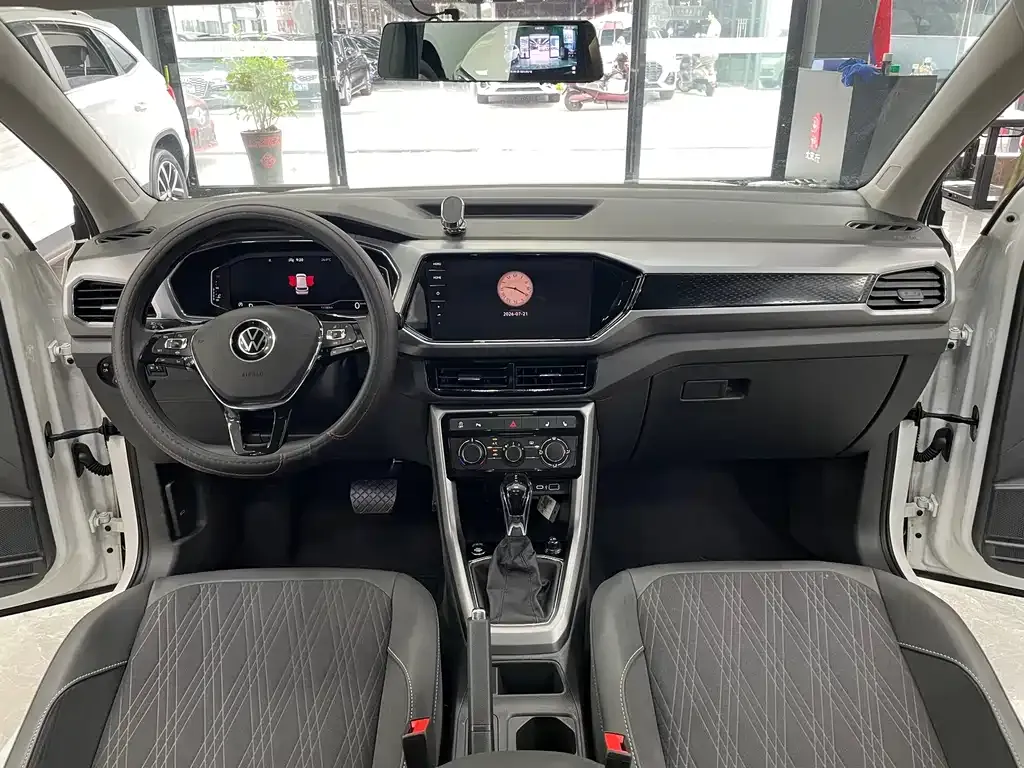Volkswagen T-Cross — фото 6