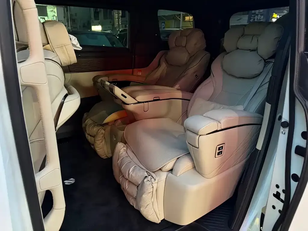 Toyota Alphard — фото 4
