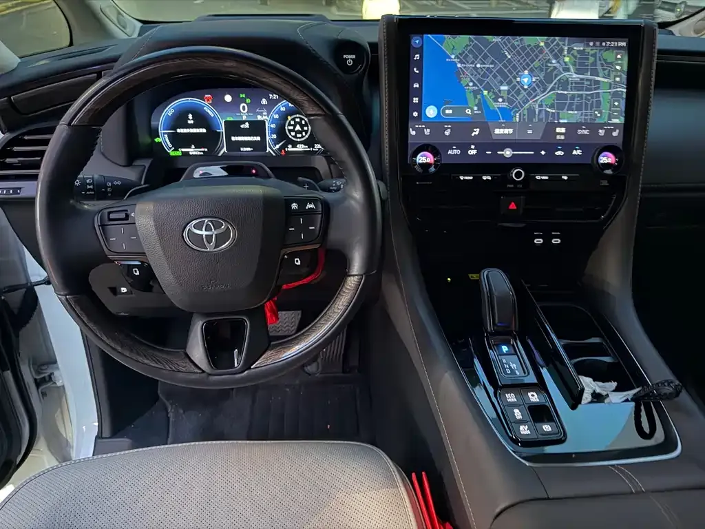 Toyota Alphard — фото 5