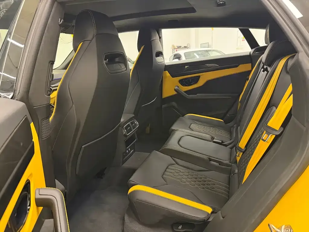 Lamborghini Urus SE — фото 8