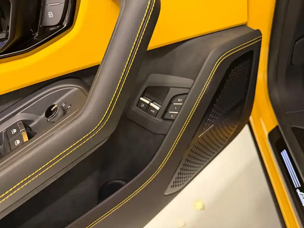 Lamborghini Urus SE — фото 3