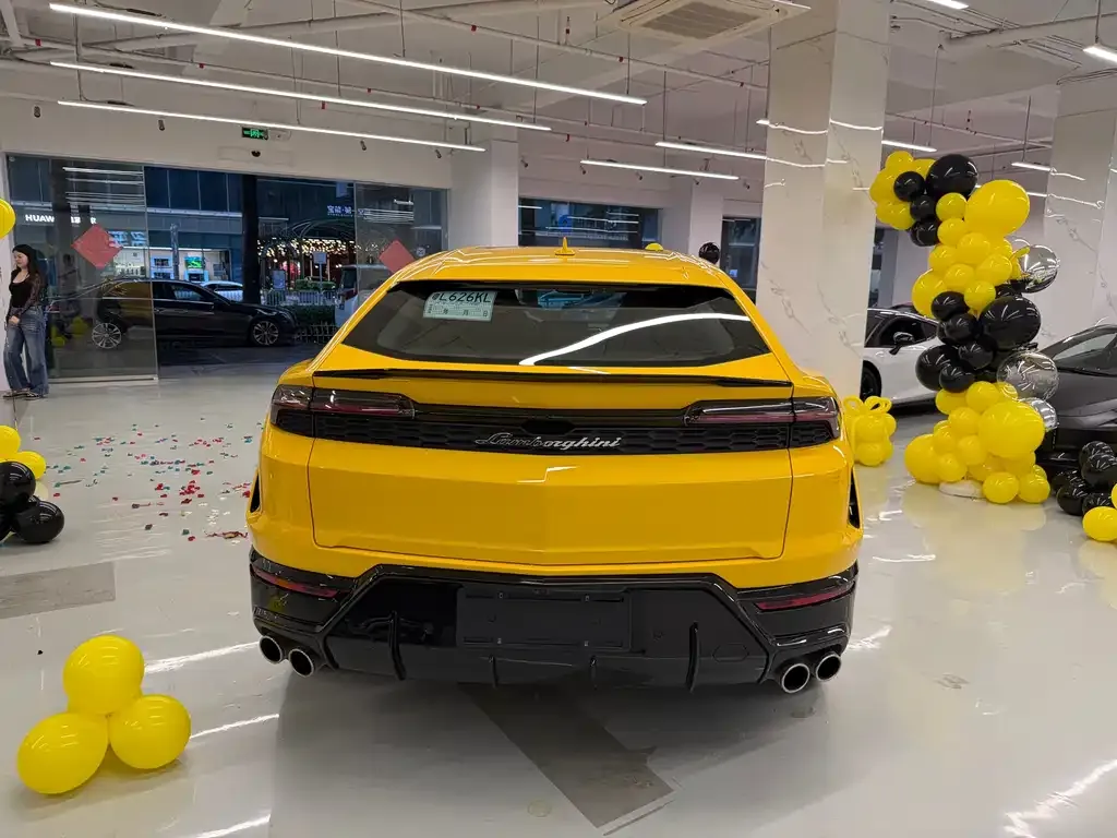 Lamborghini Urus SE — фото 6