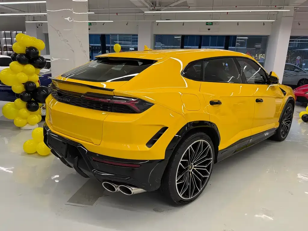 Lamborghini Urus SE — фото 9