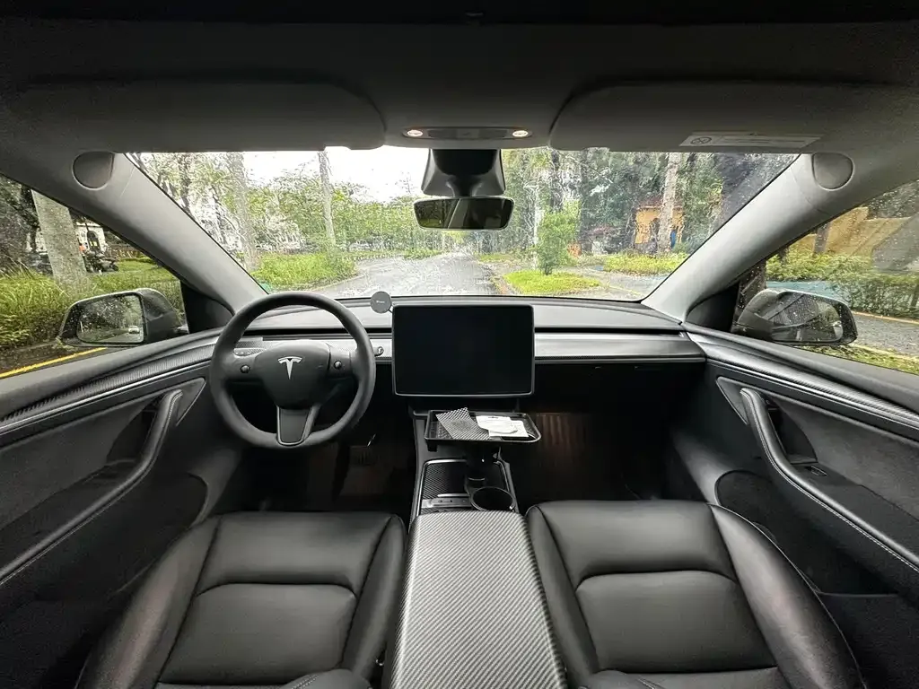 Tesla Model Y — фото 7