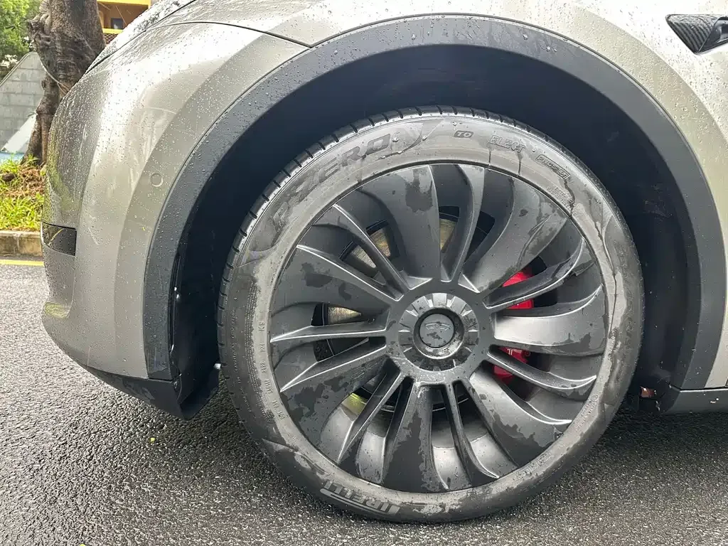 Tesla Model Y — фото 4