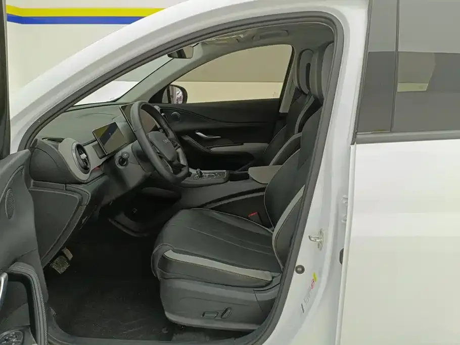 BYD Seal 05 DM-i — фото 7