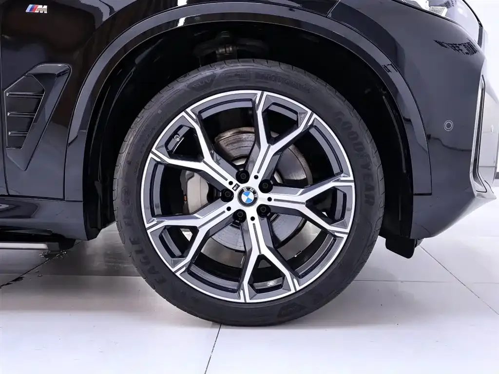 BMW X5 — фото 10
