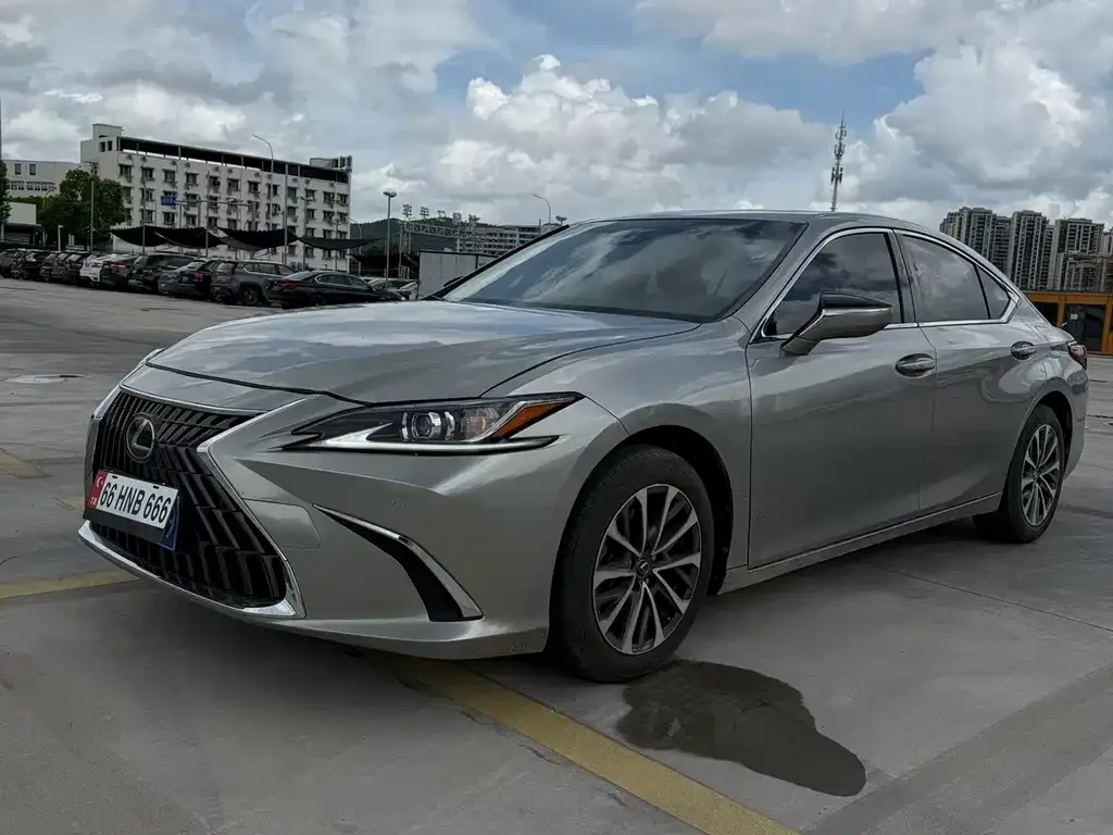 Lexus ES — фото 1