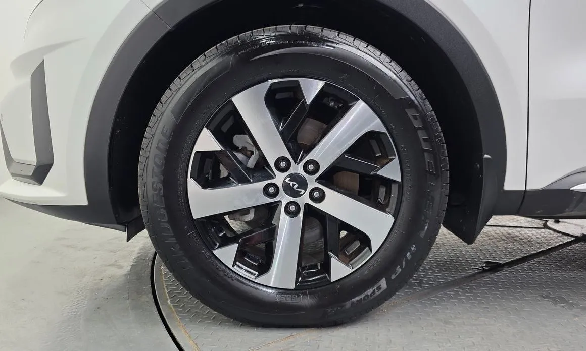Kia Sorento — фото 7