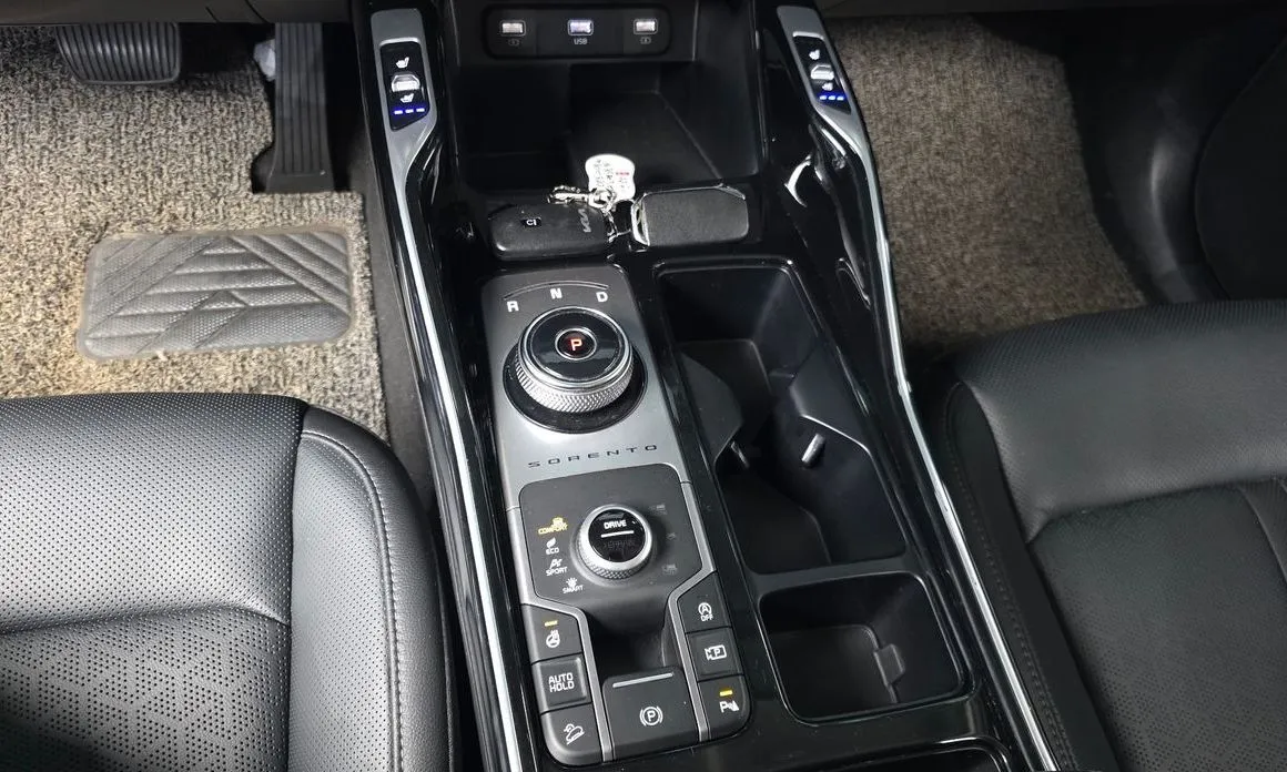 Kia Sorento — фото 10