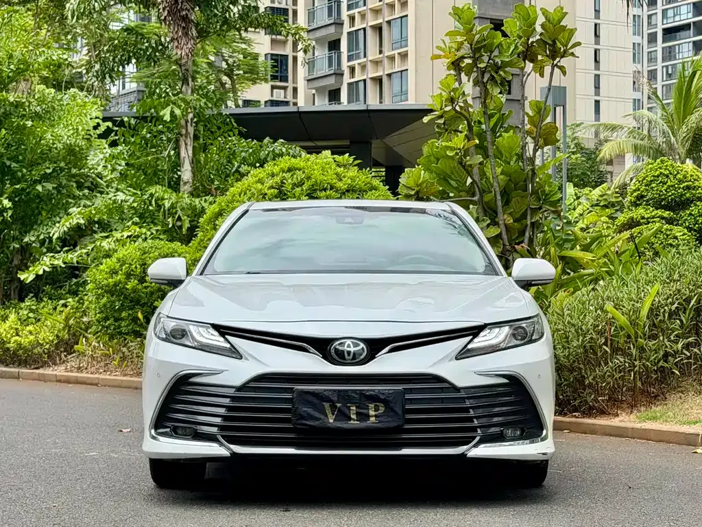 Toyota Camry — фото 6