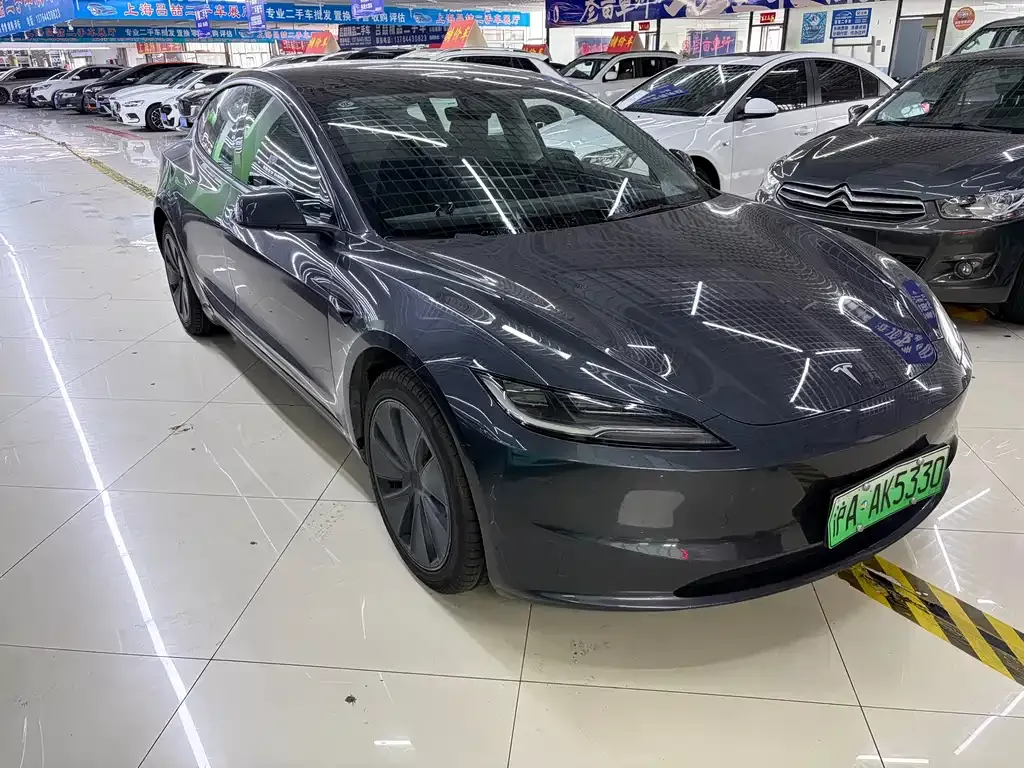 Tesla Model 3 — фото 3