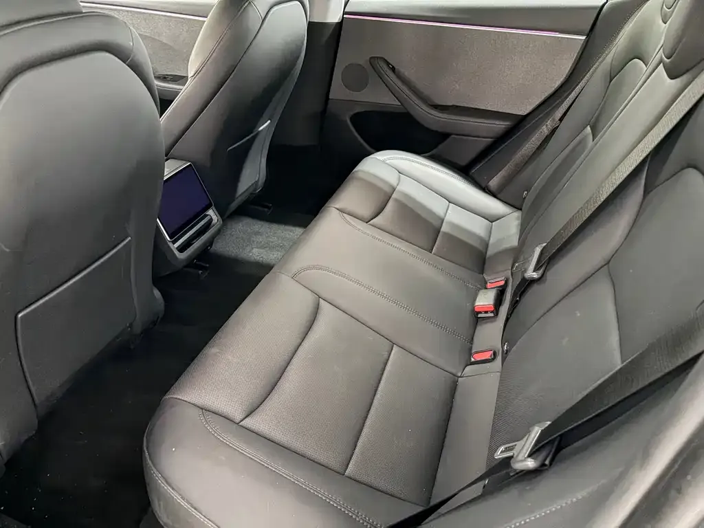 Tesla Model 3 — фото 6
