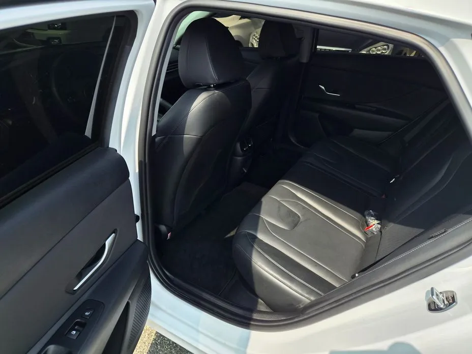 Hyundai AVANTE — фото 2