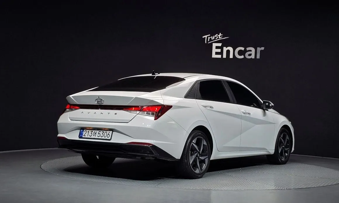 Hyundai AVANTE — фото 3