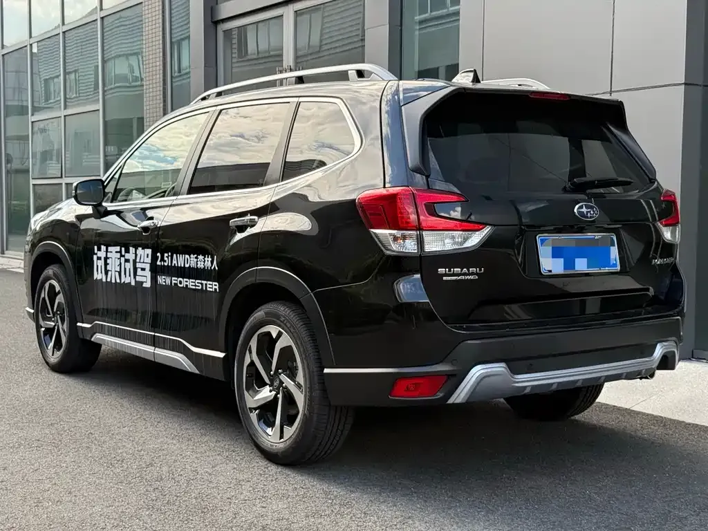 Subaru Forester — фото 8